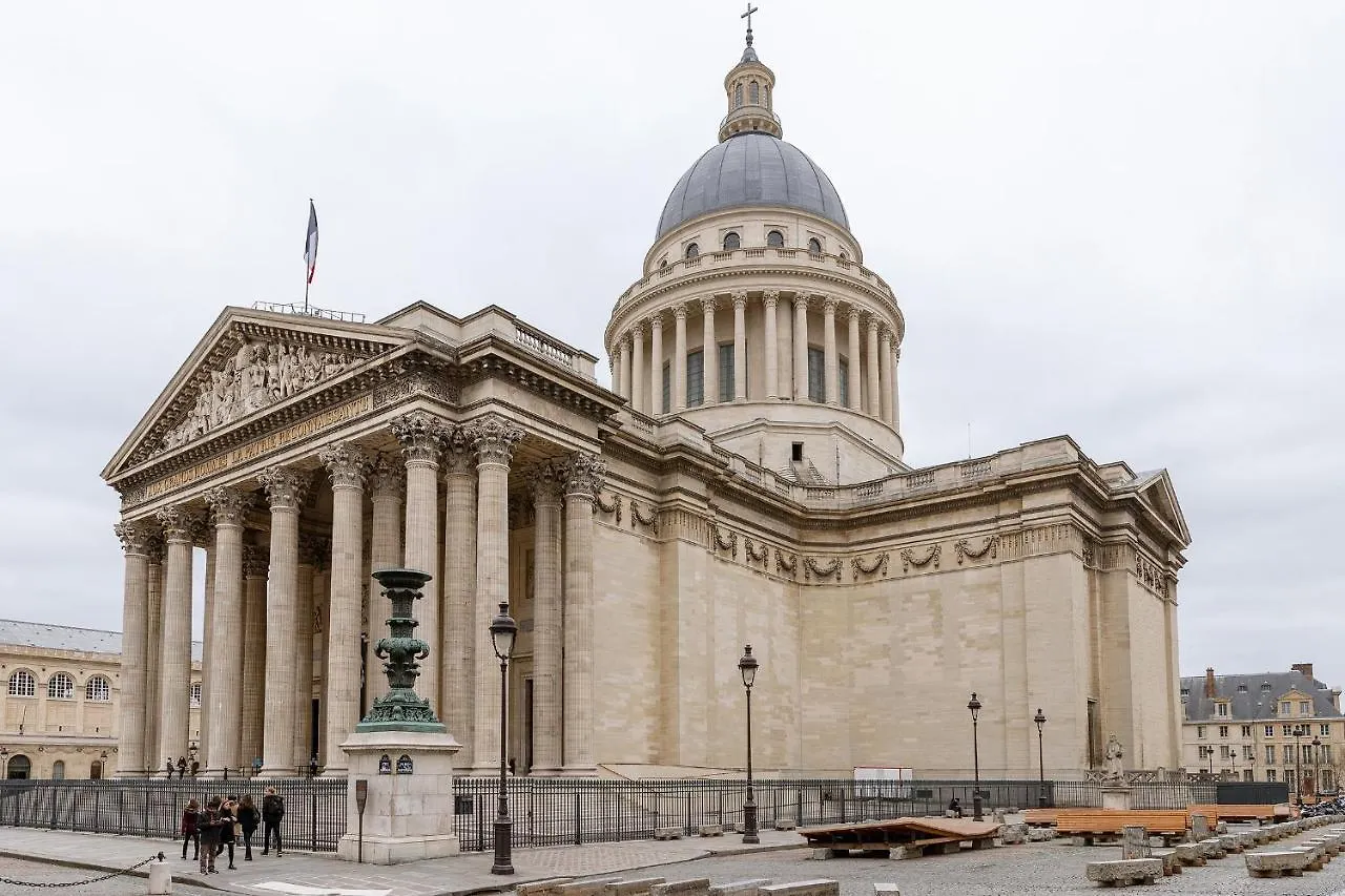 Vila Les Jardins Du Pantheon